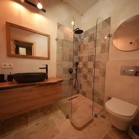 1881 Halil Efendi מלון