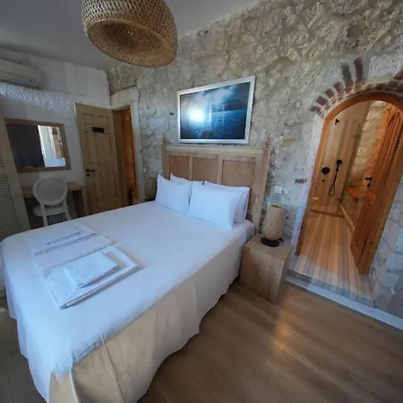 1881 Halil Efendi Otel Çeşme